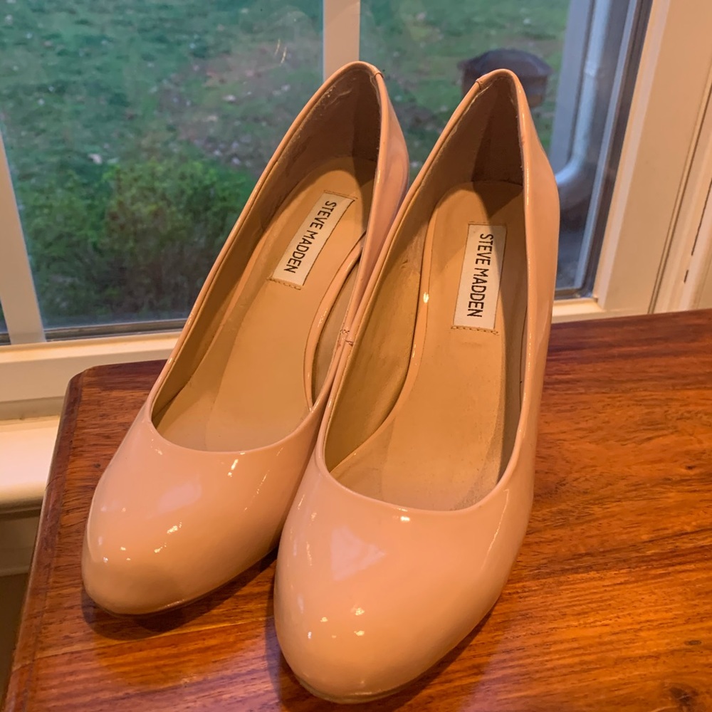 Gorgeous Nude Steve Madden Heels